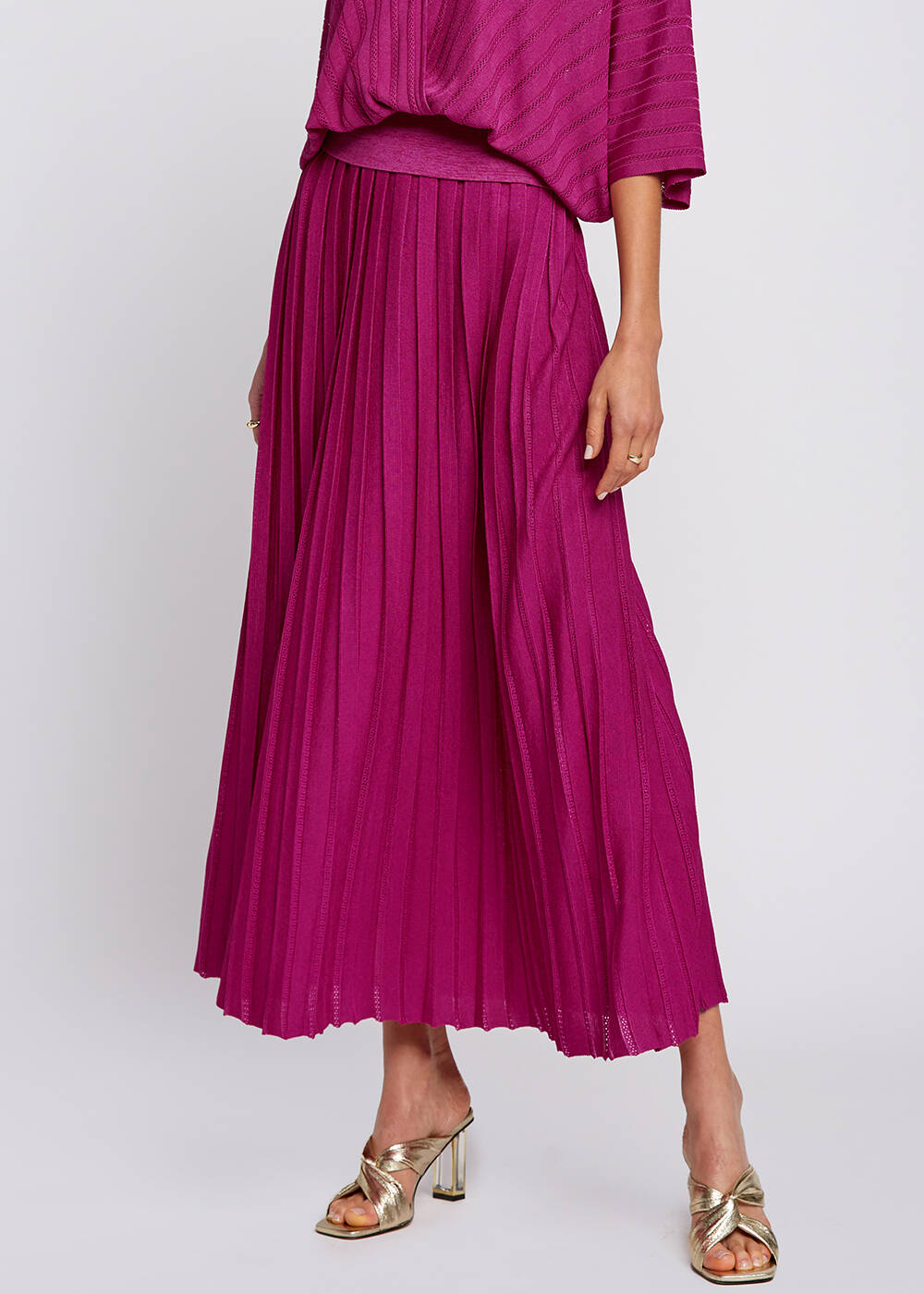 Pleated maxi outlet skirt fuchsia